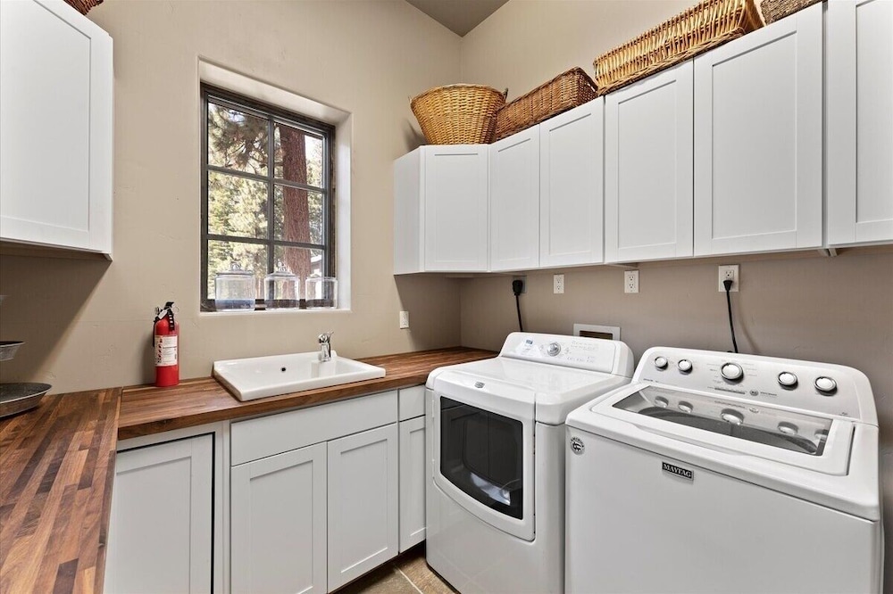 Cyh1012 - Hidden Cedar 5 Bedroom Home