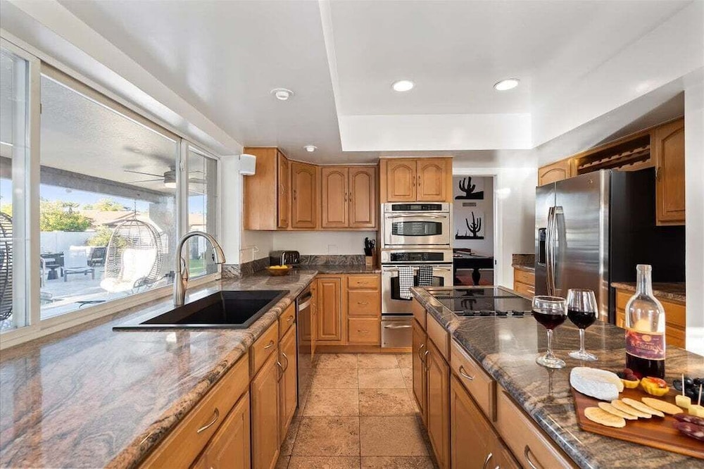 Kierland Charm - Private Yard w/ Pool, Golf & More