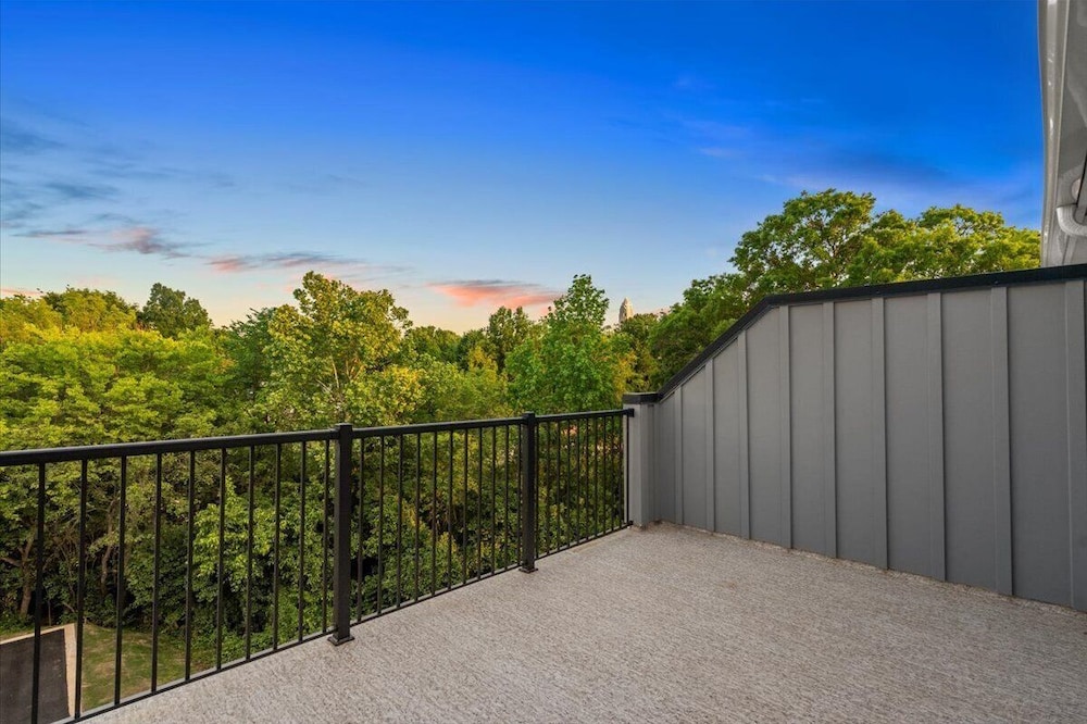 3BR King Townhouse in Uptown CLT