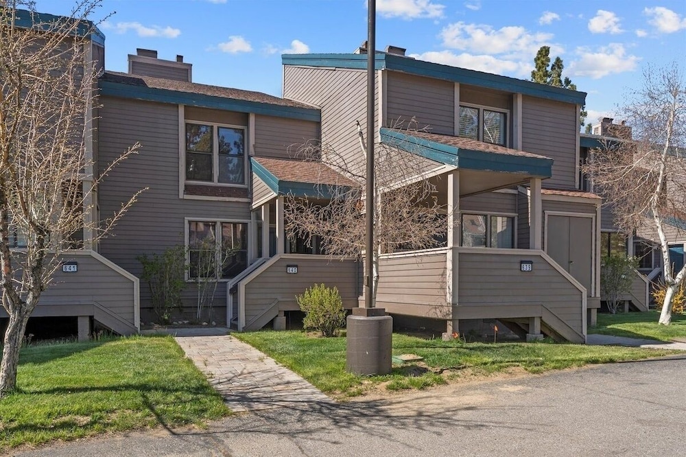 Lake Tahoe Vacations - Swimsuit Required 4 Bedroom Home by RedAwning - Property Image 26