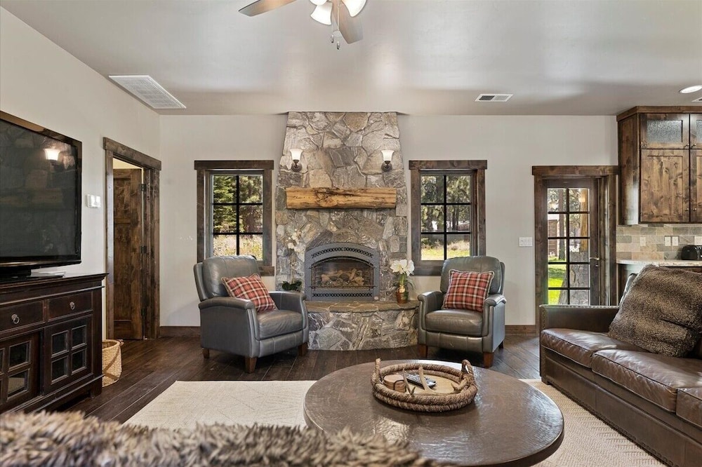 Cyh1012 - Hidden Cedar 5 Bedroom Home