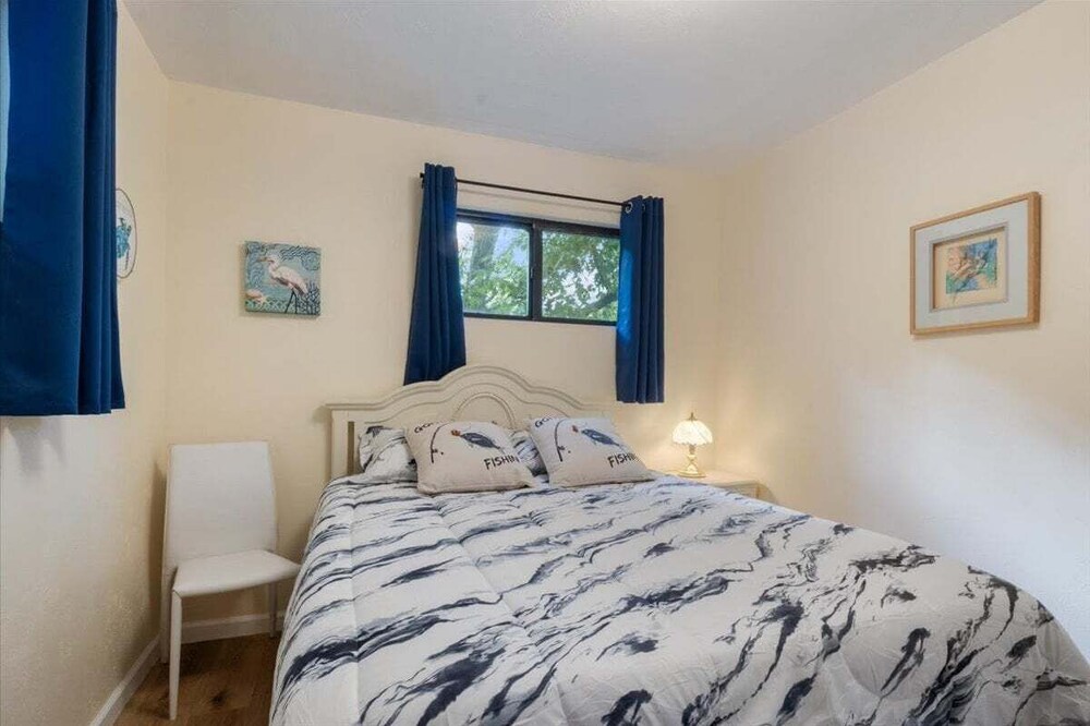 Lakefront Home, Private Dock + Kayaks,arcade Games, Pet Friendly
