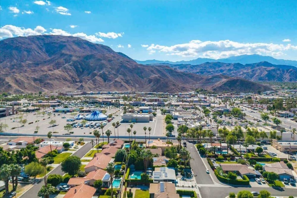 Modern Paradise at Sonora