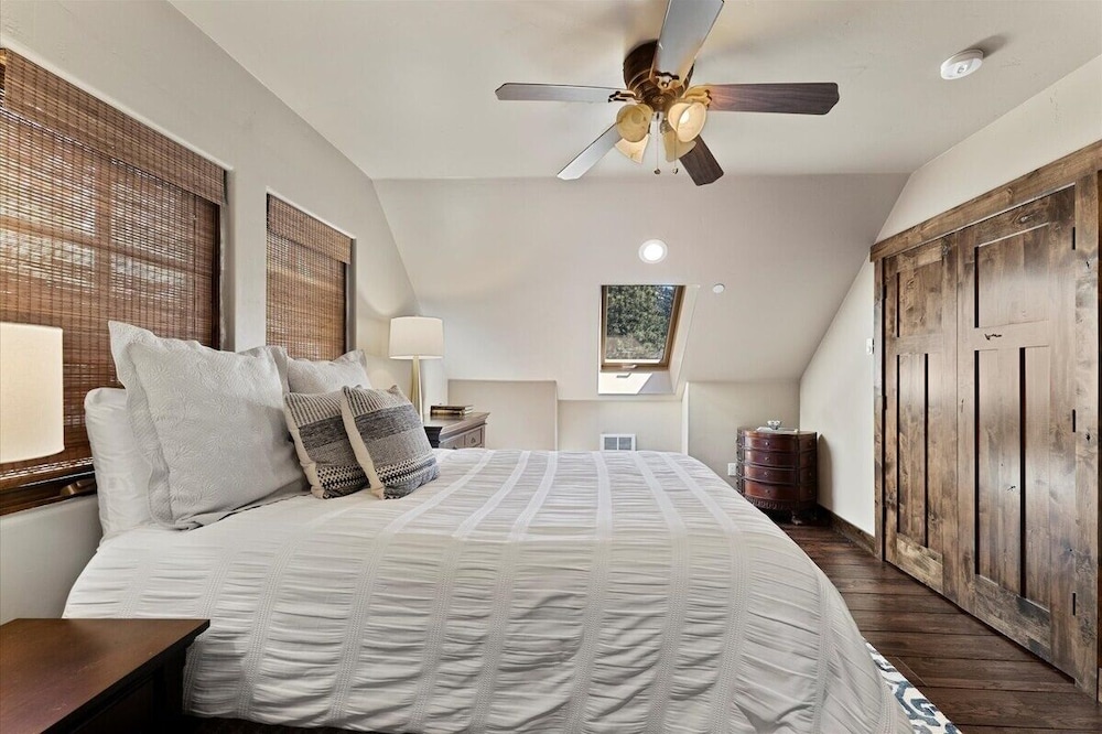 Cyh1012 - Hidden Cedar 5 Bedroom Home
