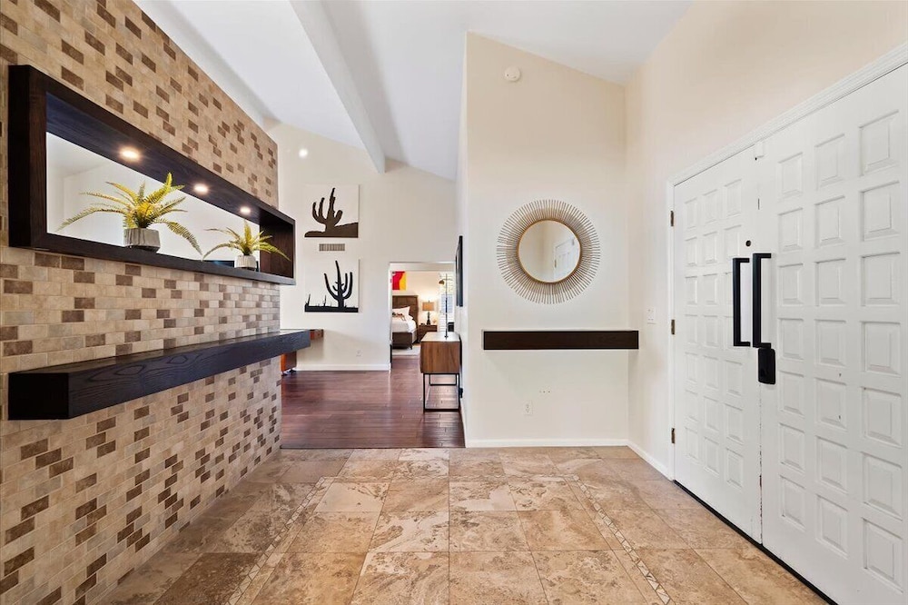 Kierland Charm - Private Yard w/ Pool, Golf & More