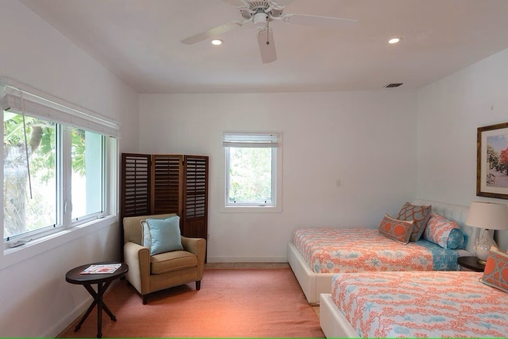 Middle Cay Estate 7 Bedroom Estate