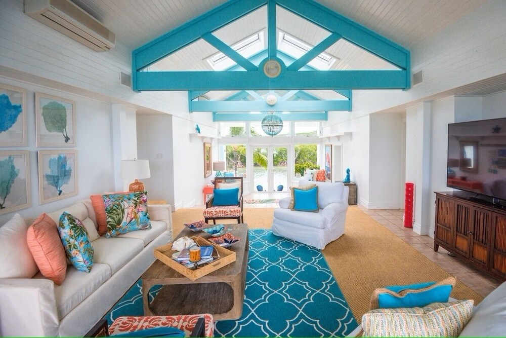 Middle Cay Estate 7 Bedroom Estate