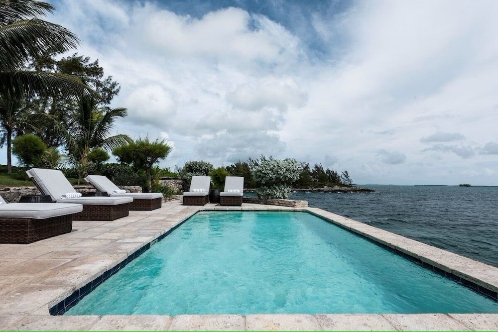 Middle Cay Estate 7 Bedroom Estate