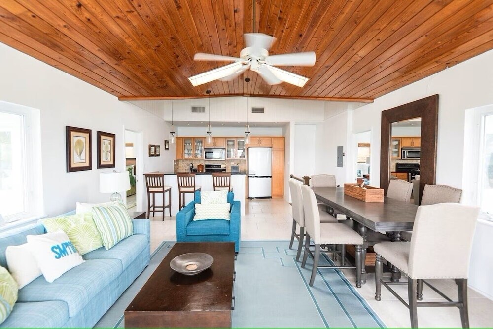 Middle Cay Estate 7 Bedroom Estate
