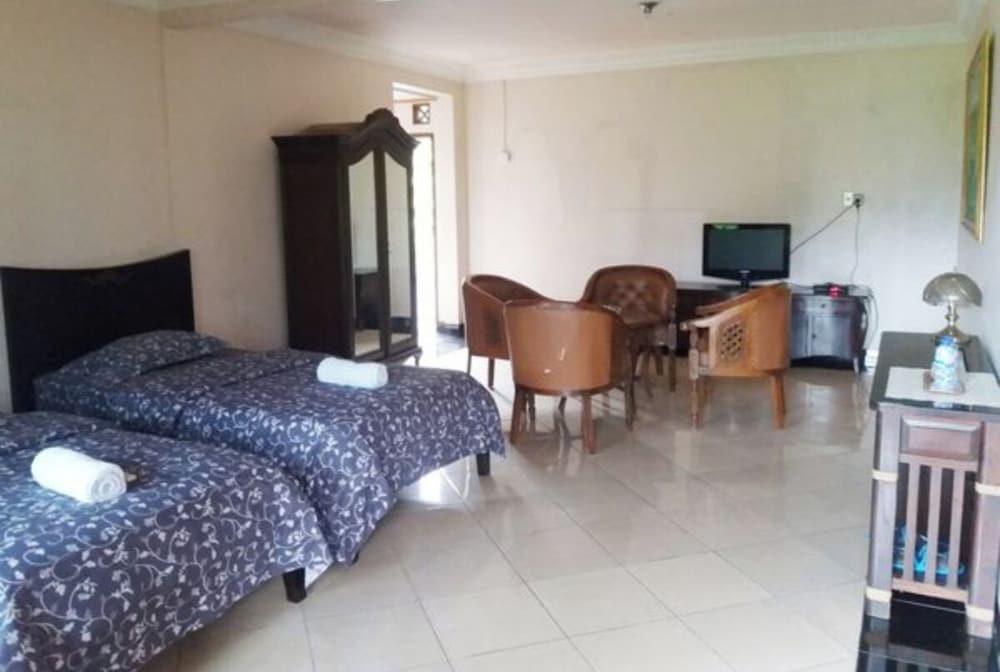 Belvilla Bogor near Citra Alam Riverside formerly Aries Biru Hotel