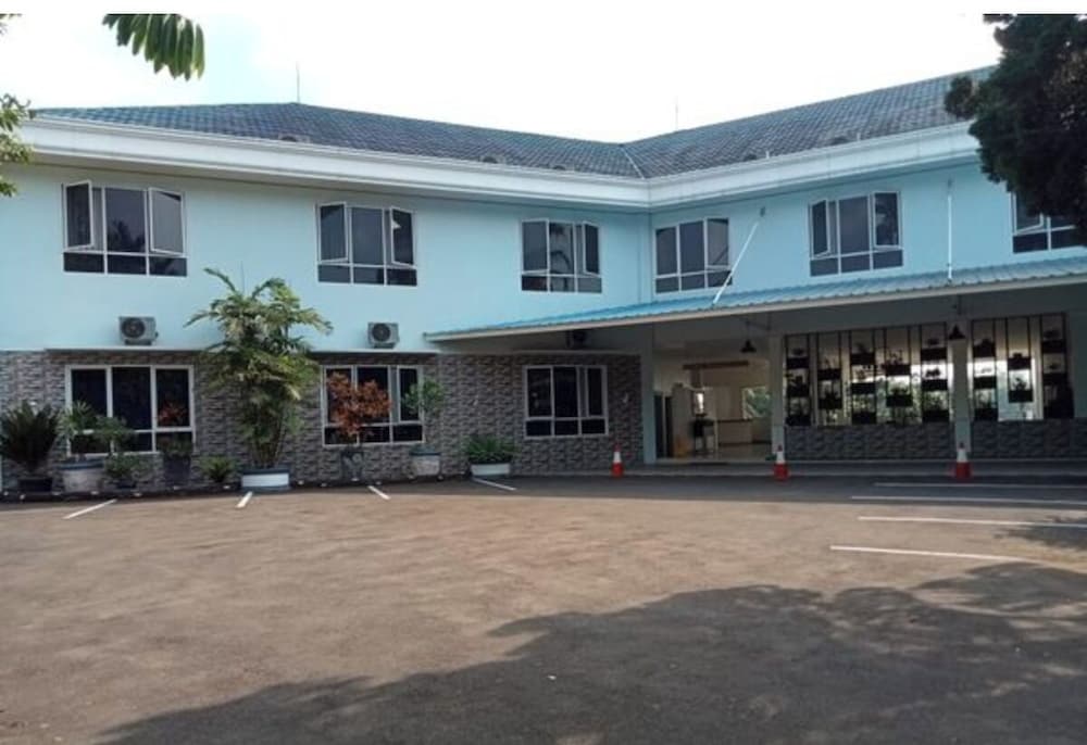 Belvilla Bogor near Citra Alam Riverside formerly Aries Biru Hotel