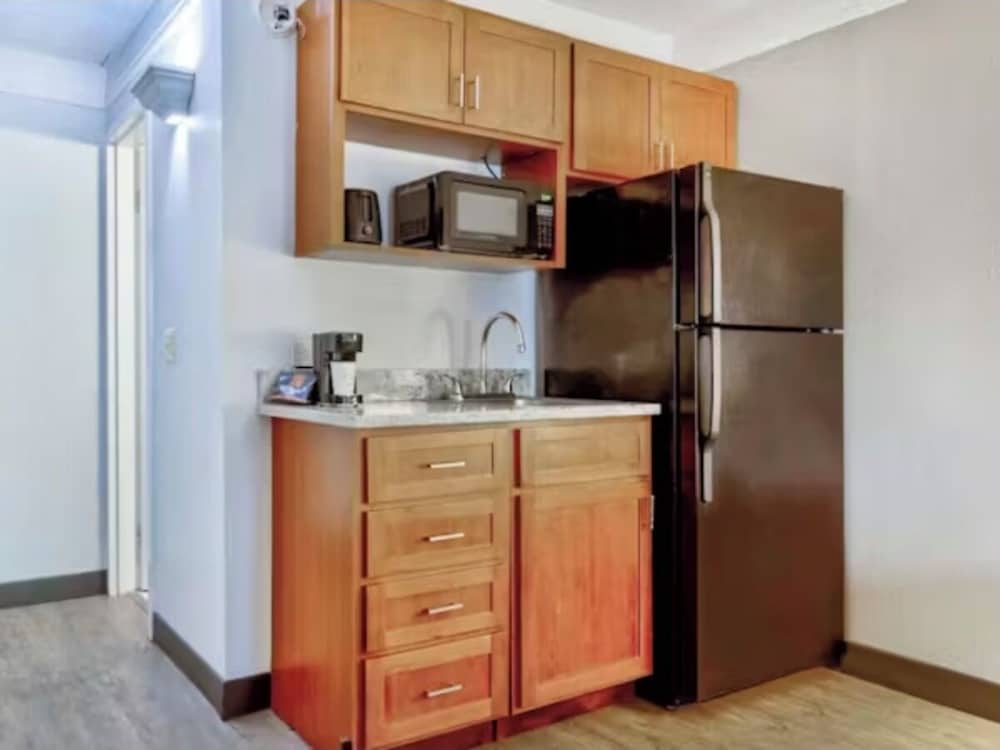 Home Place Suites