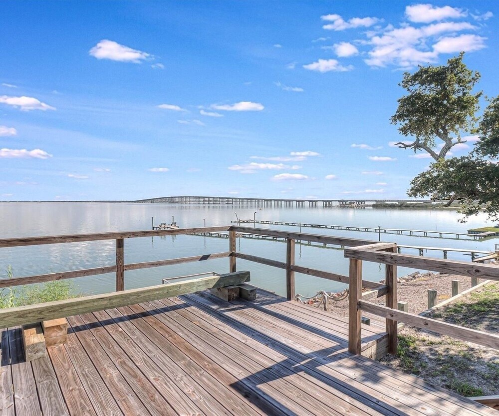The Cape House 6031rpf 2 Bedroom Home by RedAwning view 5