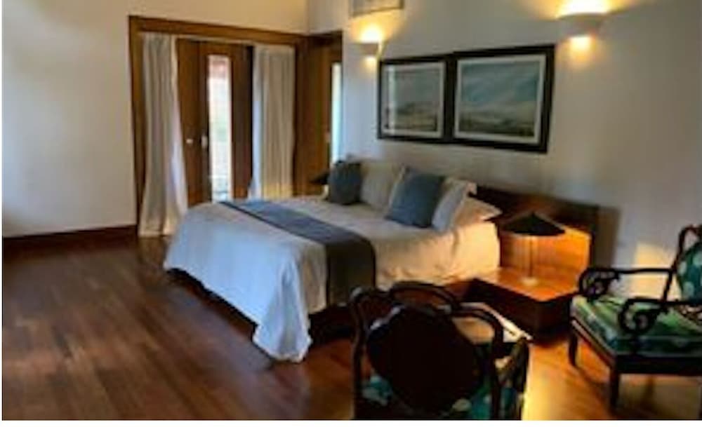 Srvittinivillas Luxury Modern Villa Espaciusbest Location and Service view 2