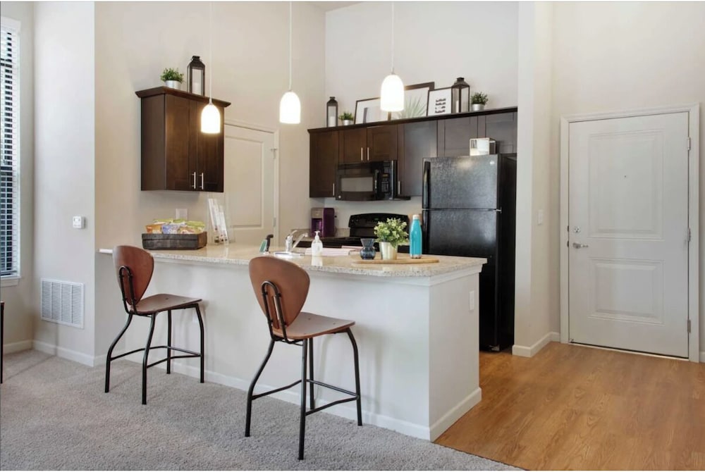 Landing Furnished Apartments - Central West End