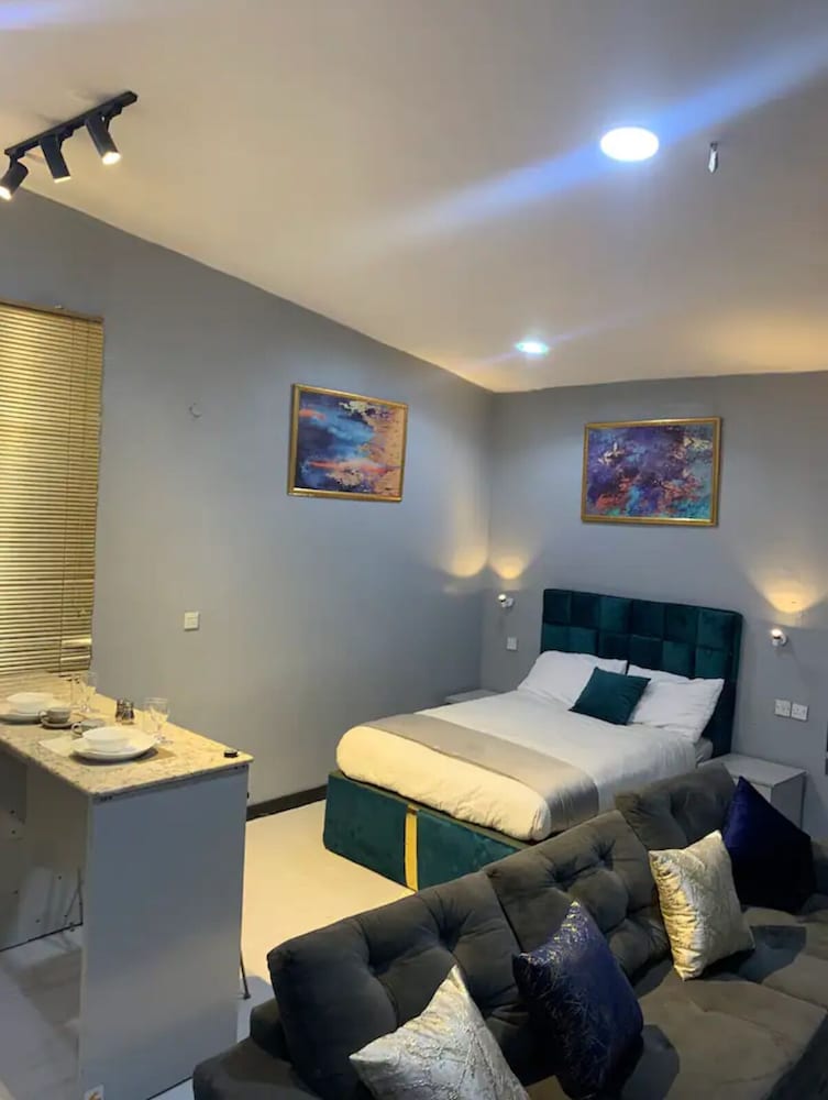 Open plan studio apartment unit view 5