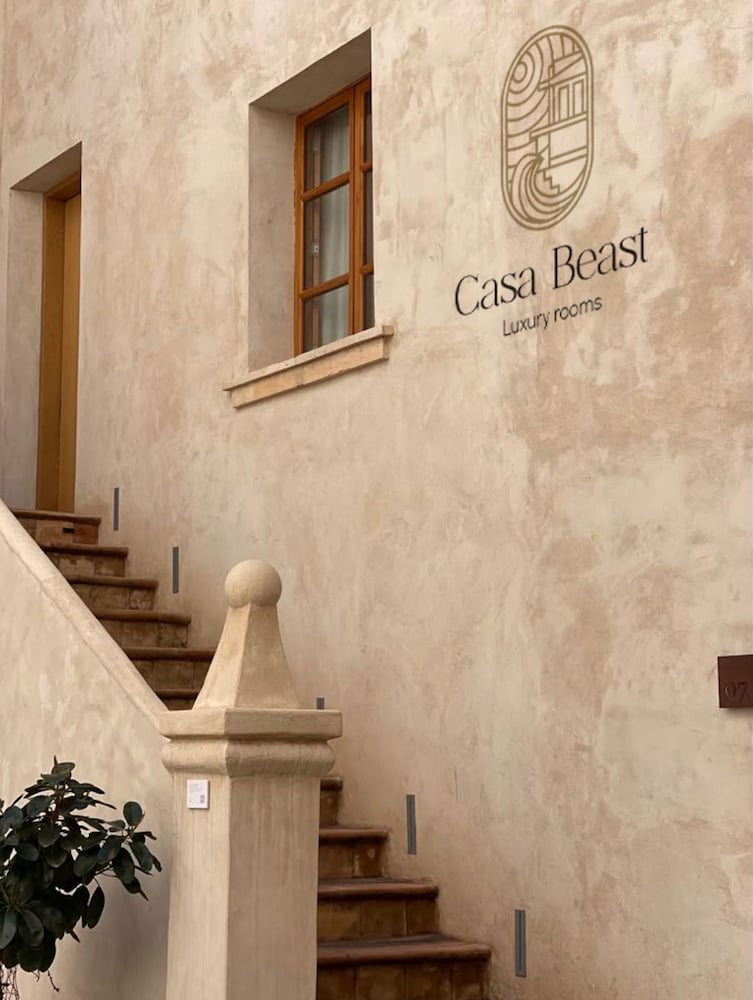Casa Beast