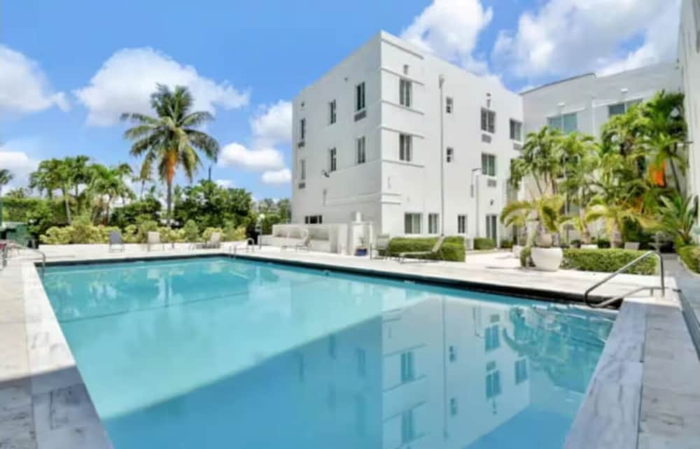 Miami Beach Oasis Studio view 4