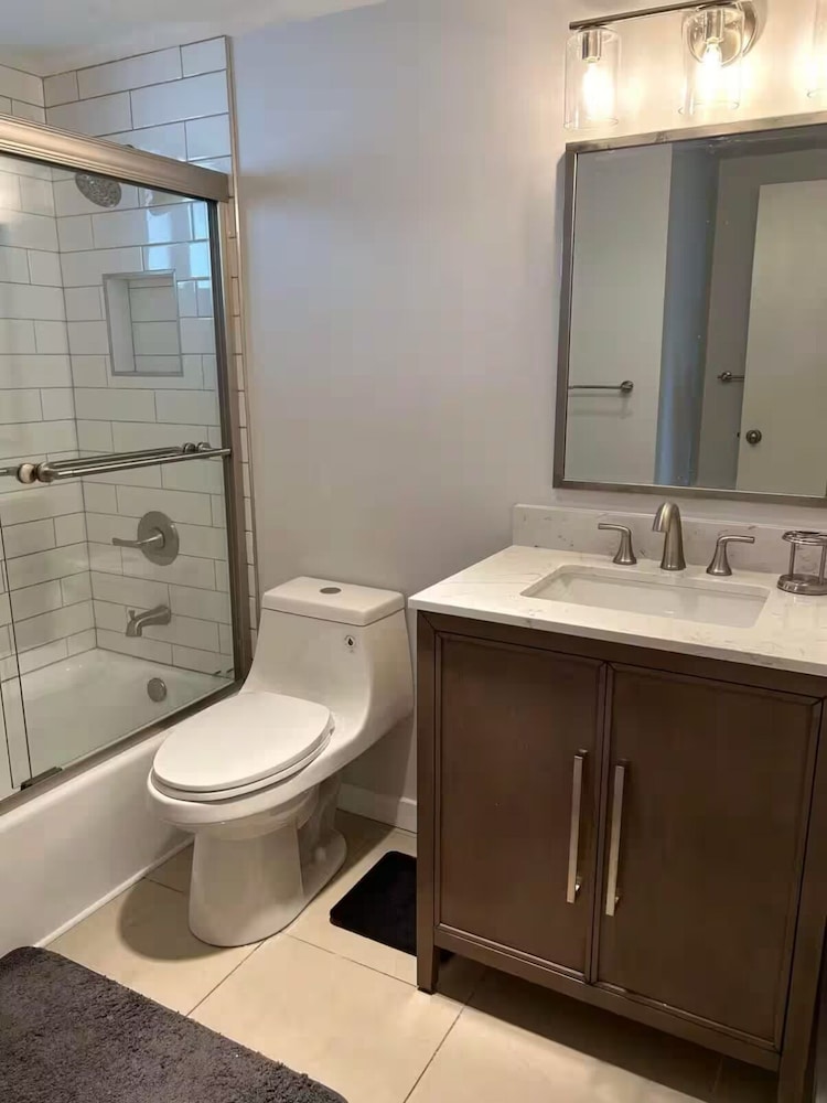 Golden Isles Hallandale Water view
