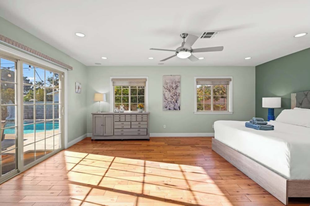 Luxury Estate With Sparkling Pool & Elegant Amenities