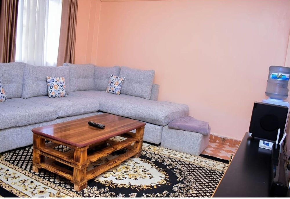 Cozy Naivasha Apartment With Mountain Views