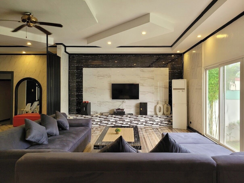 Jewelry Resort and Villas Tagaytay