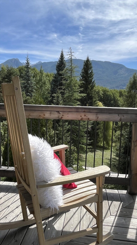 Holiday Home With Sauna, Saint-sauveur