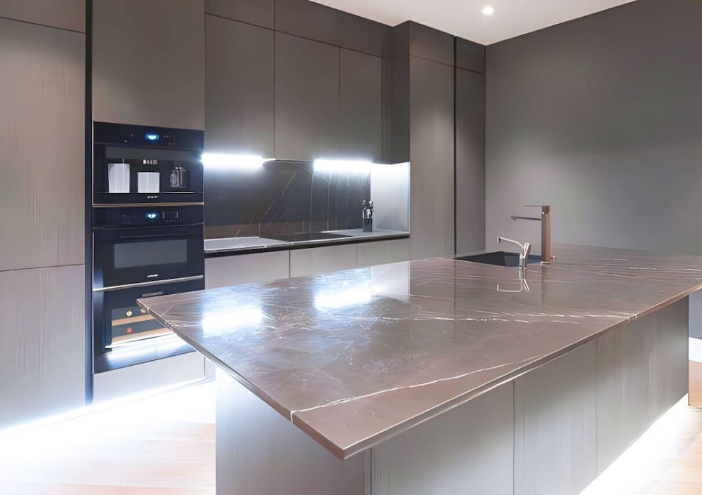 Soho Living 2-Bedroom Apartment in Soho