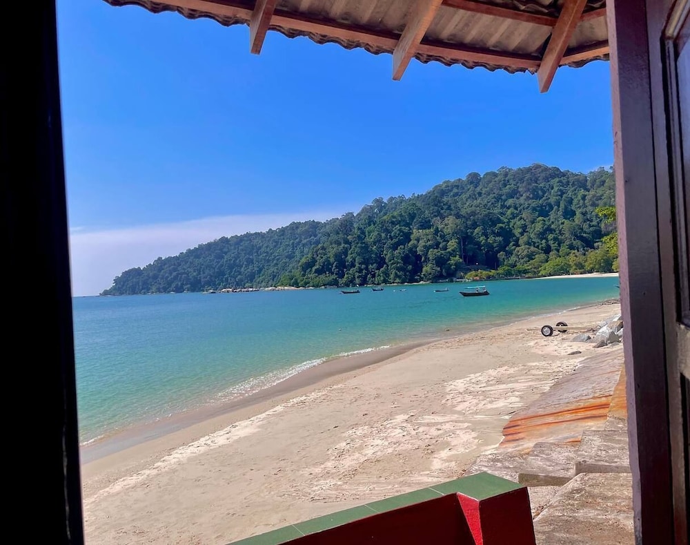 Pangkor Rimba Kem Teluk Nipah photo 2