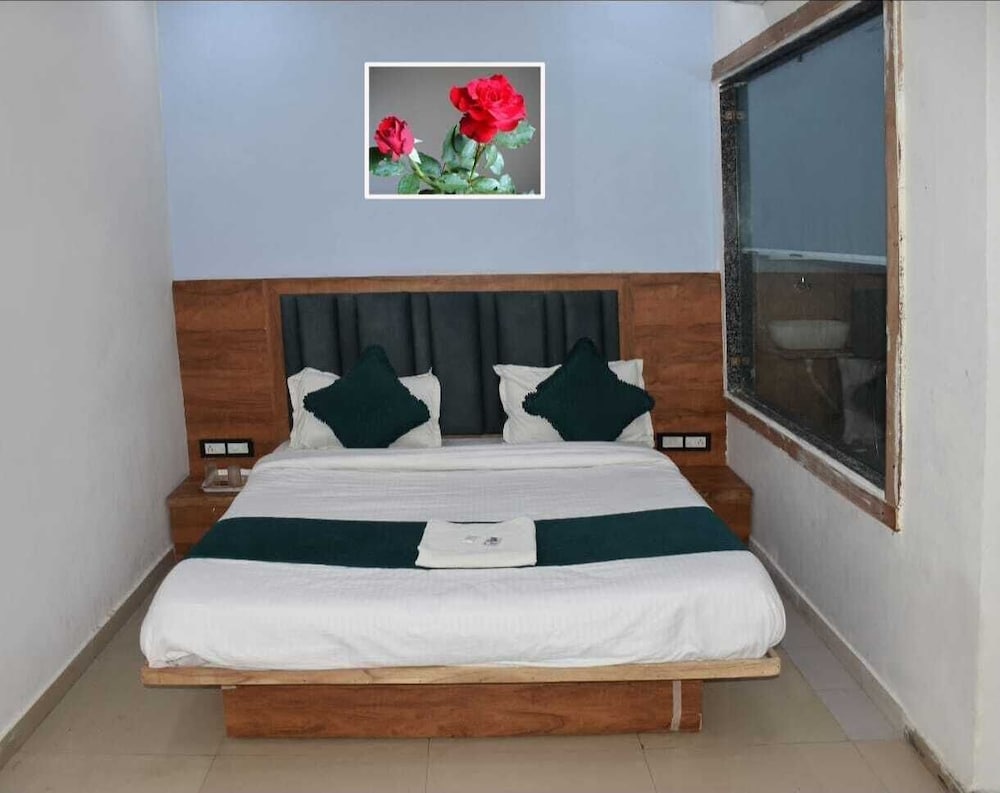 HOTEL DIVYA PALACE