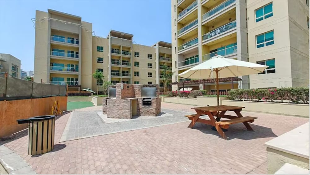Binghatti Phoenix JVC Near Circle Mall