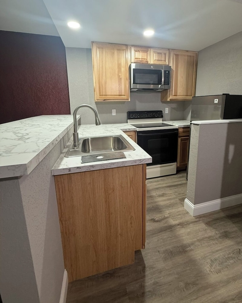 Fieldstone Apartments & Studios, photo 12