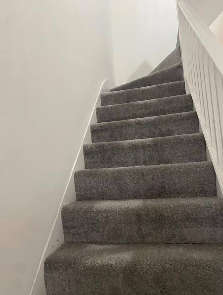 London Blissful Retreat - 4 Bedroom House