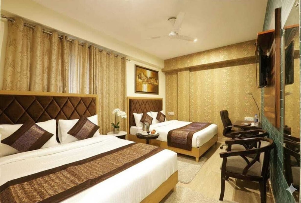 Hotel Akshat by Peridot