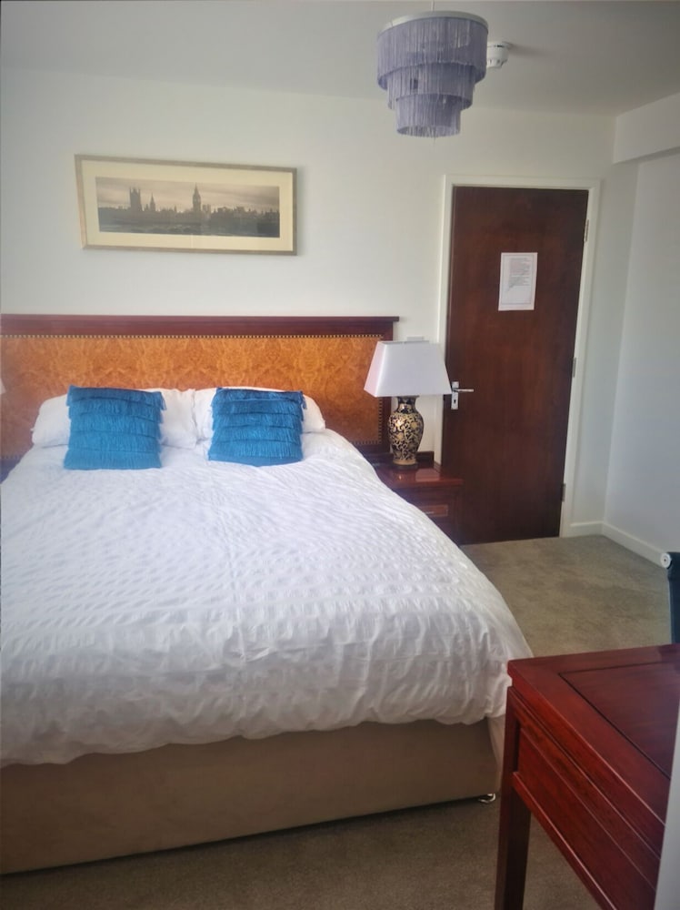 Ramsgate Vacations - White Stag Lodge - Property Image 2