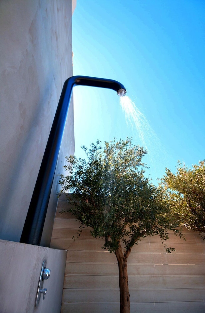 Athina Art Apartments