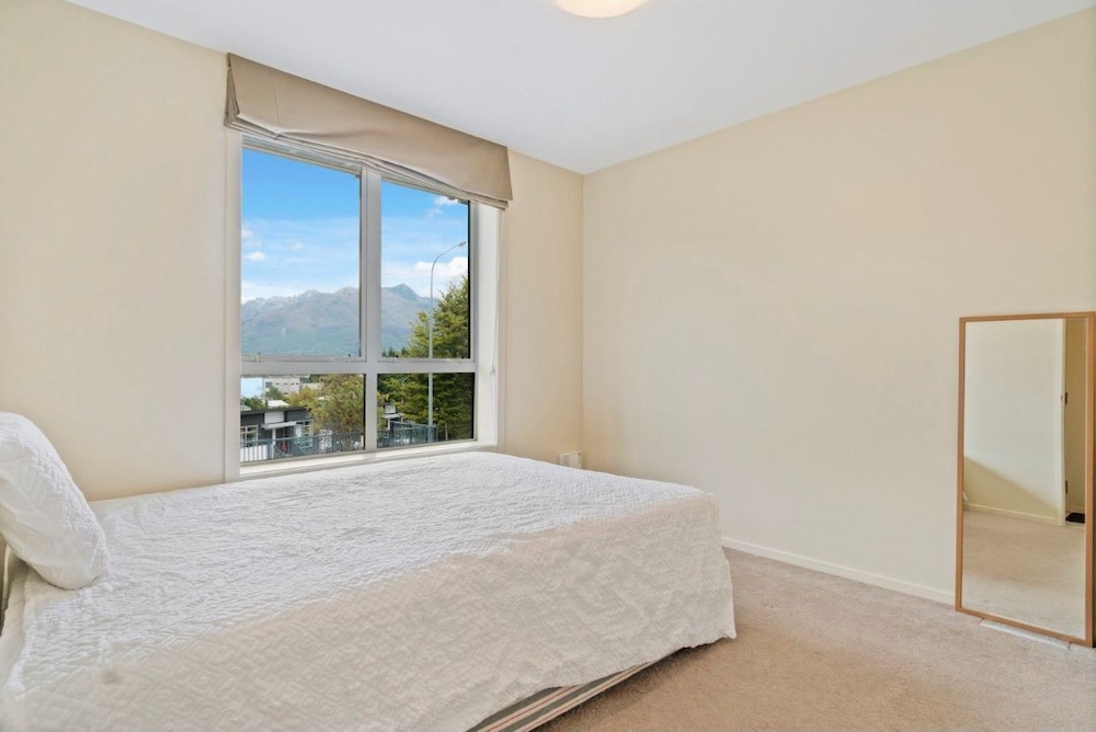 2-BEDROOM APARTMENT - BEECHWOOD view 4