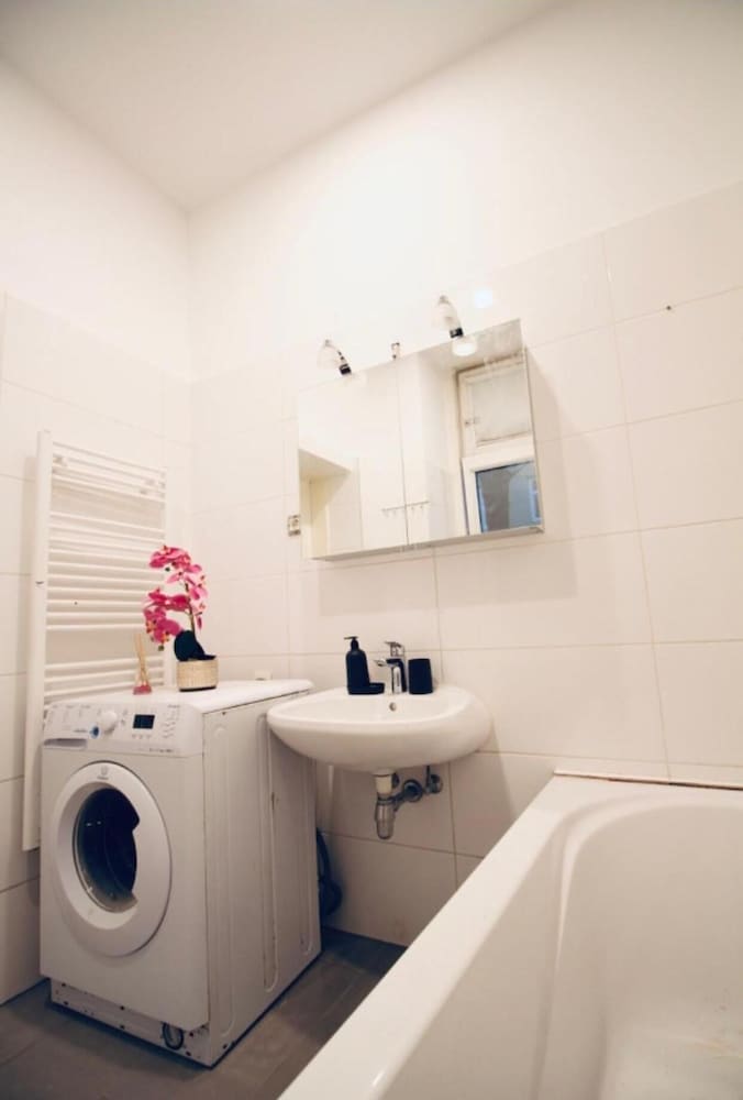 Lovely Bedroom Apt Near Augarten