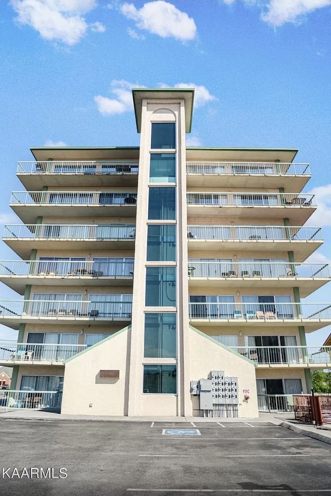 City View 411 3BD Condo with Fireplace by RedAwning view 5
