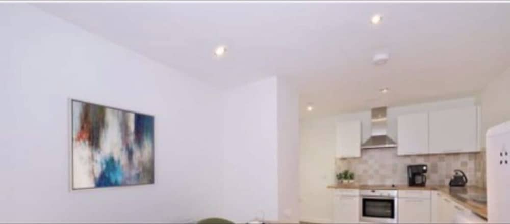 Heart Of Aberdeen City Centre 3 Bedrooms Apartment view 4