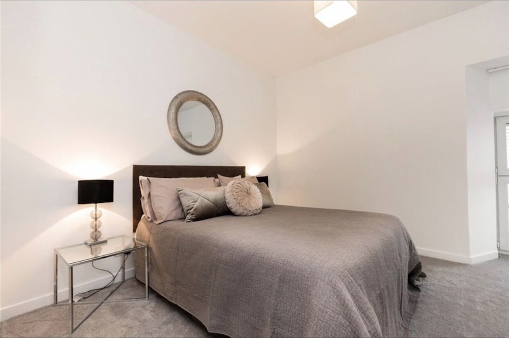 Heart Of Aberdeen City Centre 3 Bedrooms Apartment view 2