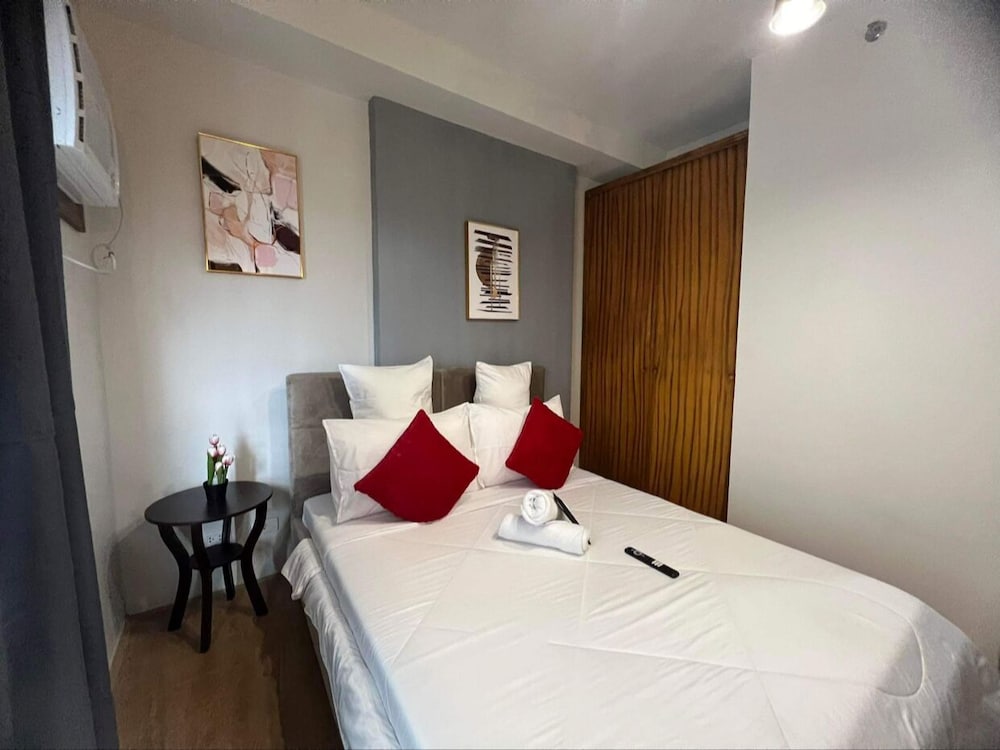 Rinann's Mesatierra Garden Residences view 3