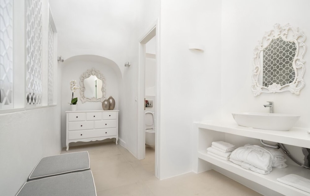 Kamini Santorini Luxury Villas