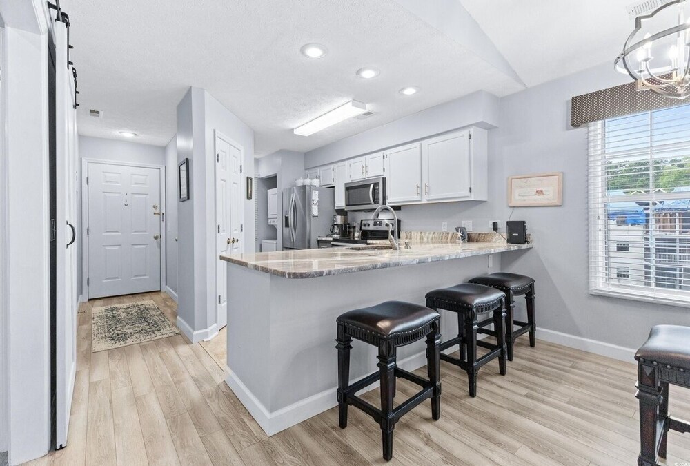 River Oaks 28g 2 Bedroom Condo