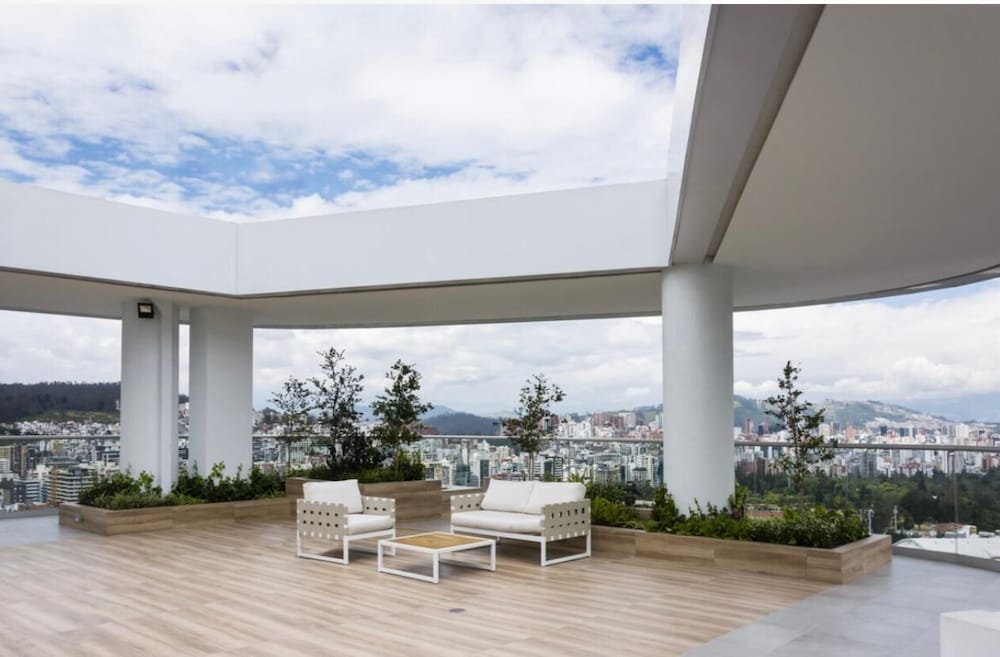 Edificio One by Host Ecuador