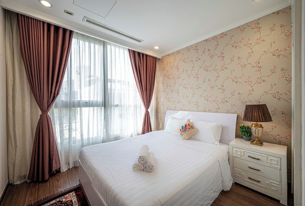 Apartment Landmark 81 by Urban Home