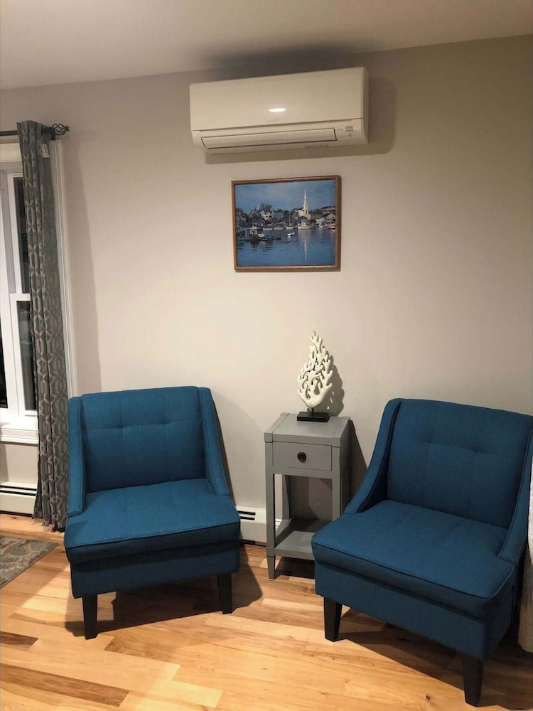 Tranquil Tides Home for 8!
