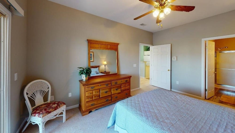 Beautiful 3 Bedroom Golf Course Condo - Sandpiper 71D 3 Condo by Redawning view 3