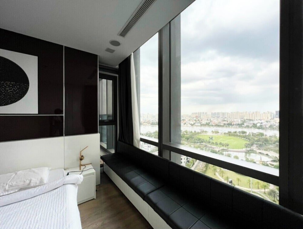 Somi Luxstay Landmark 81