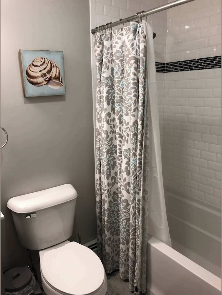 Tranquil Tides Home for 8!